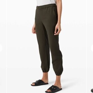 Lululemon Essential Affinity Mid Rise Jogger